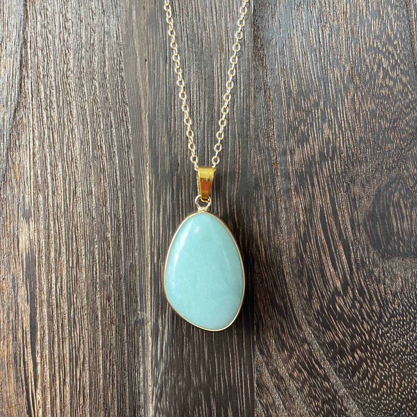 Oval Droplet Pendant Necklace