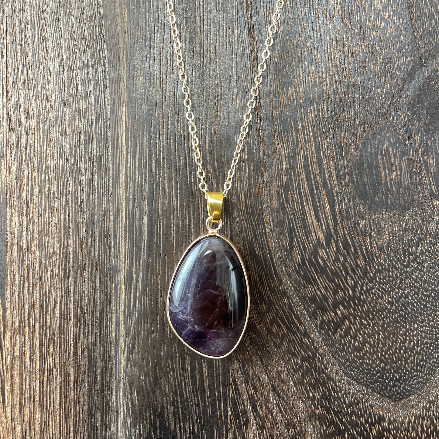 Oval Droplet Pendant Necklace