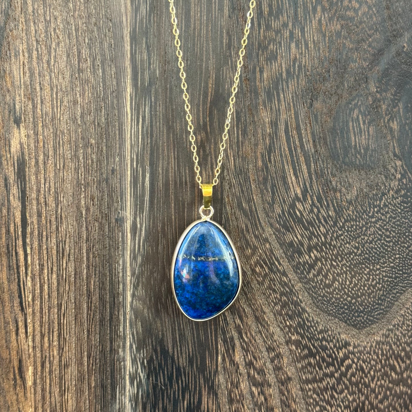 Oval Droplet Pendant Necklace